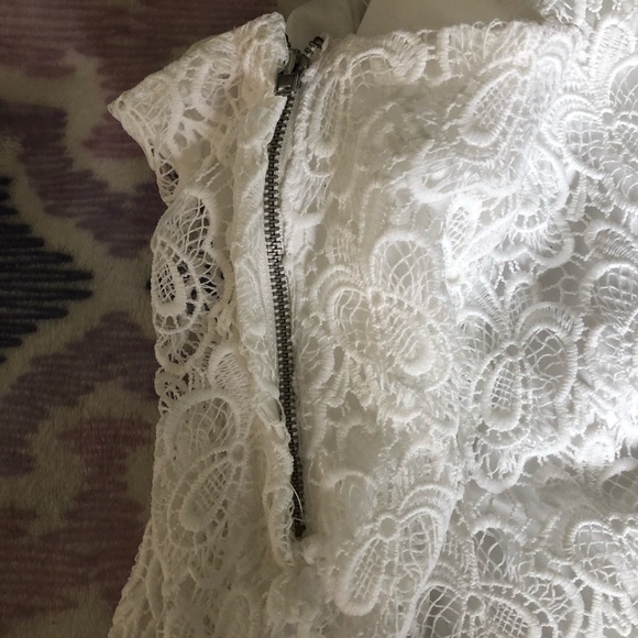 White lace high waisted shorts - Picture 3 of 4